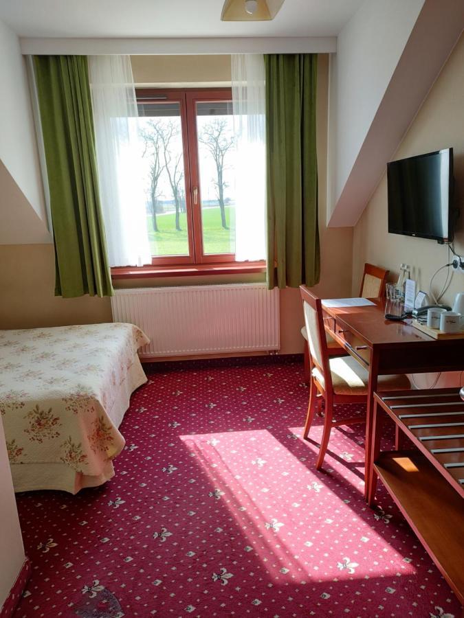 Gospoda Pazibroda Maków Mazowiecki Extérieur photo